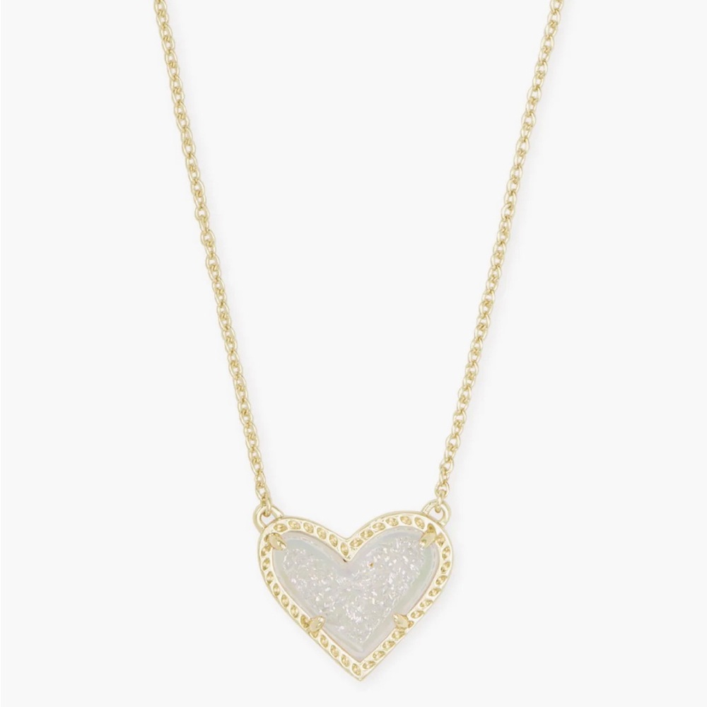 New in Box! Kendra Scott Ari Heart necklace